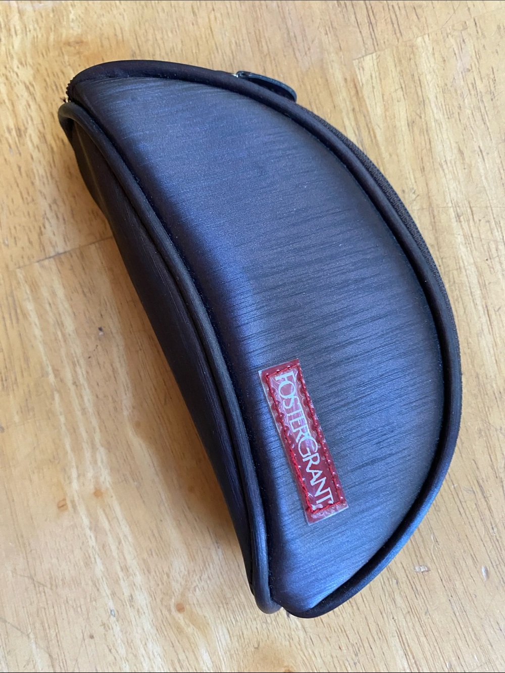 V ! FOSTER GRANT Glasses Case Brown